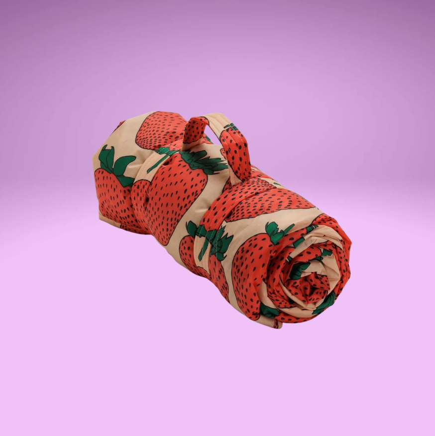 Puffy Picnic Blanket - Strawberry