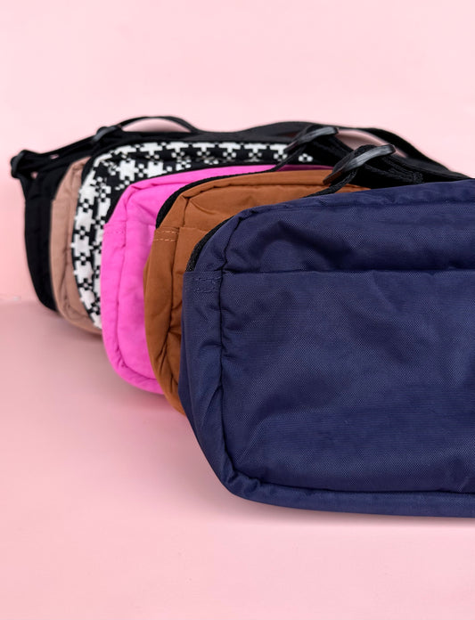 Camera Crossbody Baggu